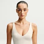 NikeSKIMS Matte Women's V-Neck Long-Line Bra. Nike.com